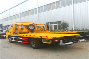 沾益附近拖车救援搭电